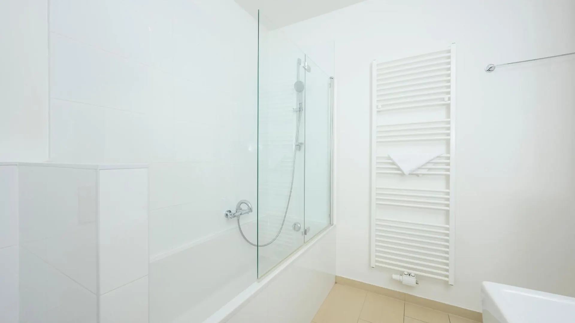Vienna Rooftop Haven 120M, 3Br, Terrace, City Views! Apartment
