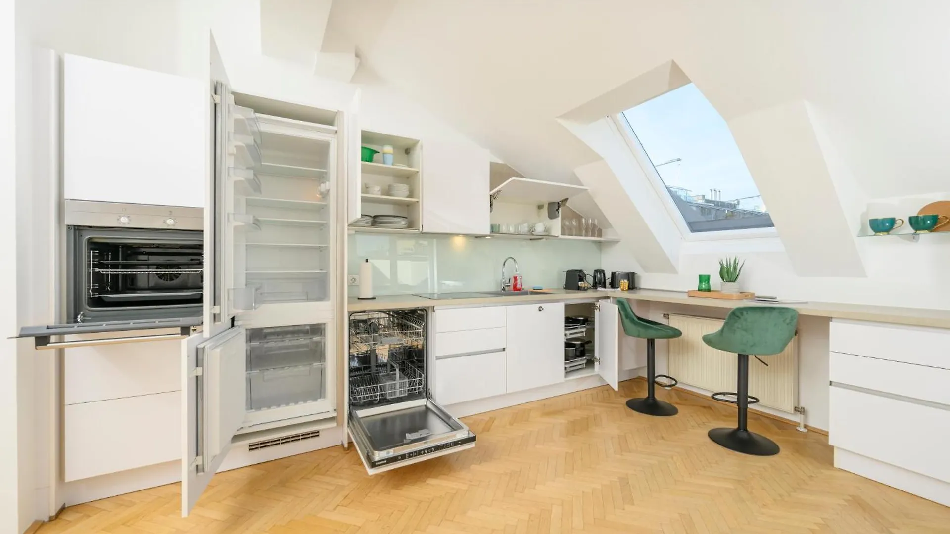 Apartment Vienna Rooftop Haven 120M, 3Br, Terrace, City Views!