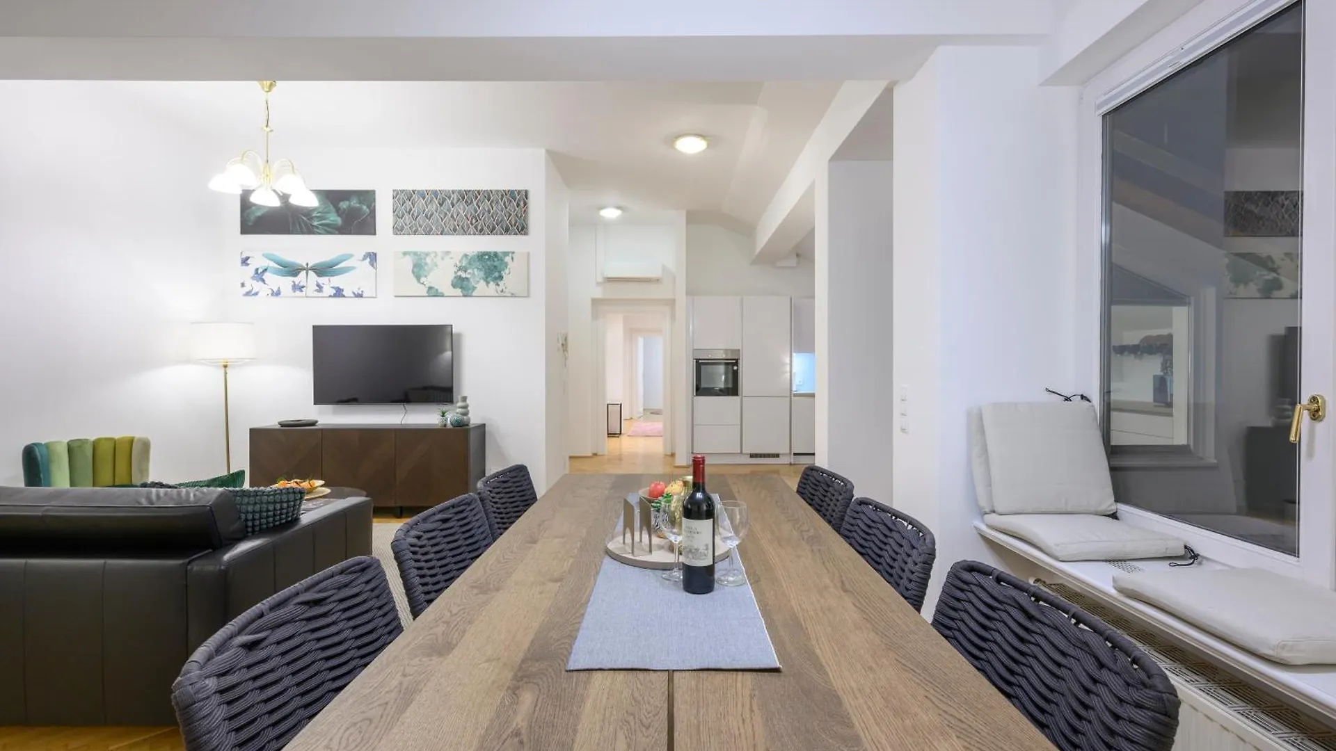 Vienna Rooftop Haven 120M, 3Br, Terrace, City Views! 0*,  Austria