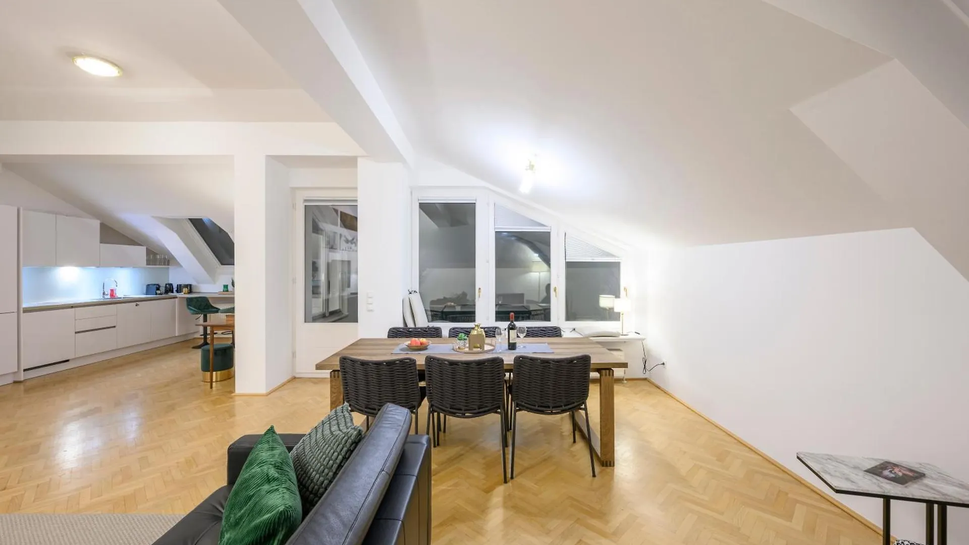 Apartment Vienna Rooftop Haven 120M, 3Br, Terrace, City Views! Austria