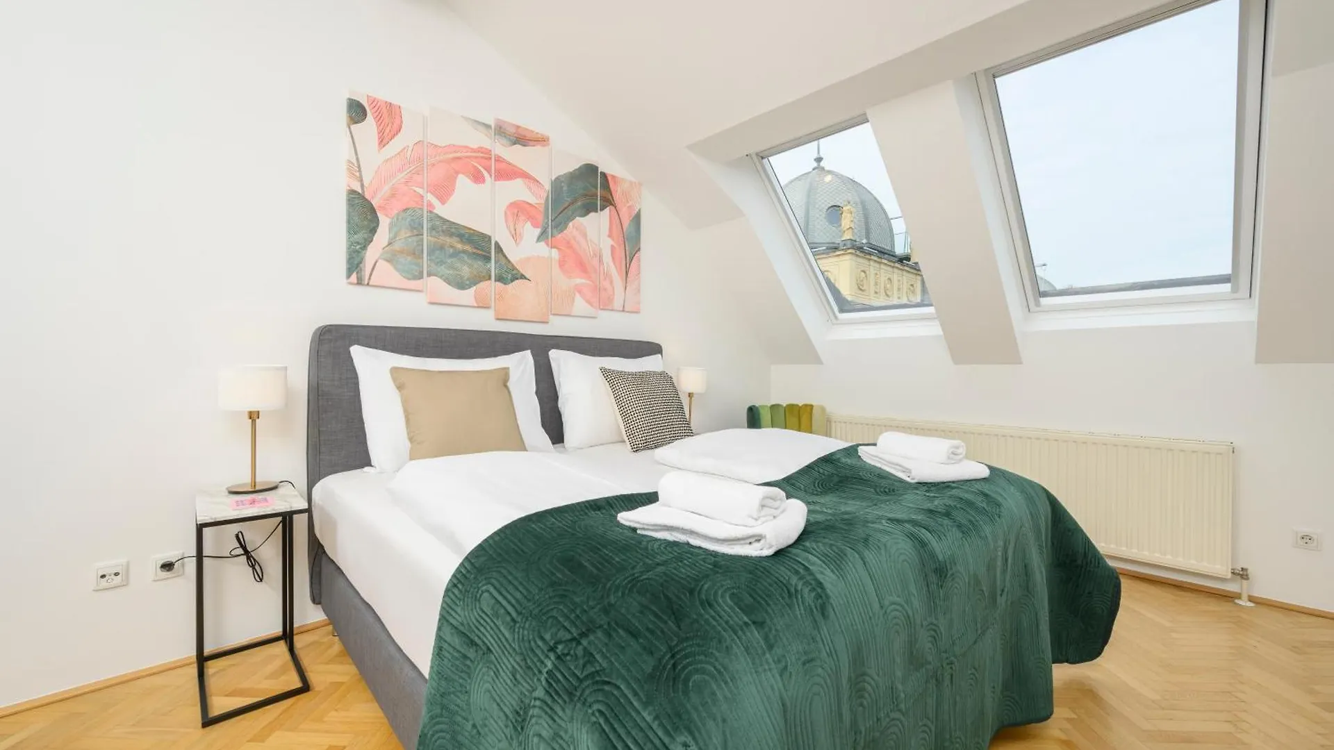 Apartment Vienna Rooftop Haven 120M, 3Br, Terrace, City Views!