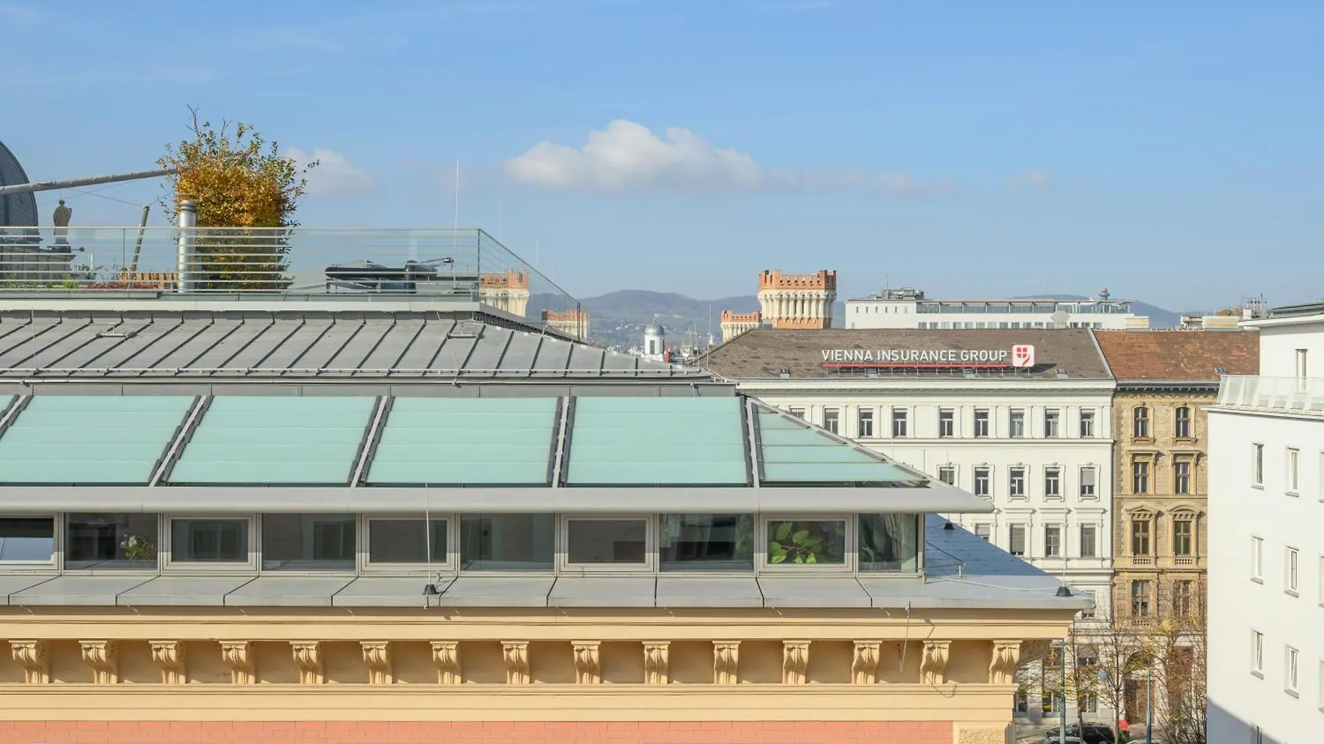 Vienna Rooftop Haven 120M, 3Br, Terrace, City Views! Apartment