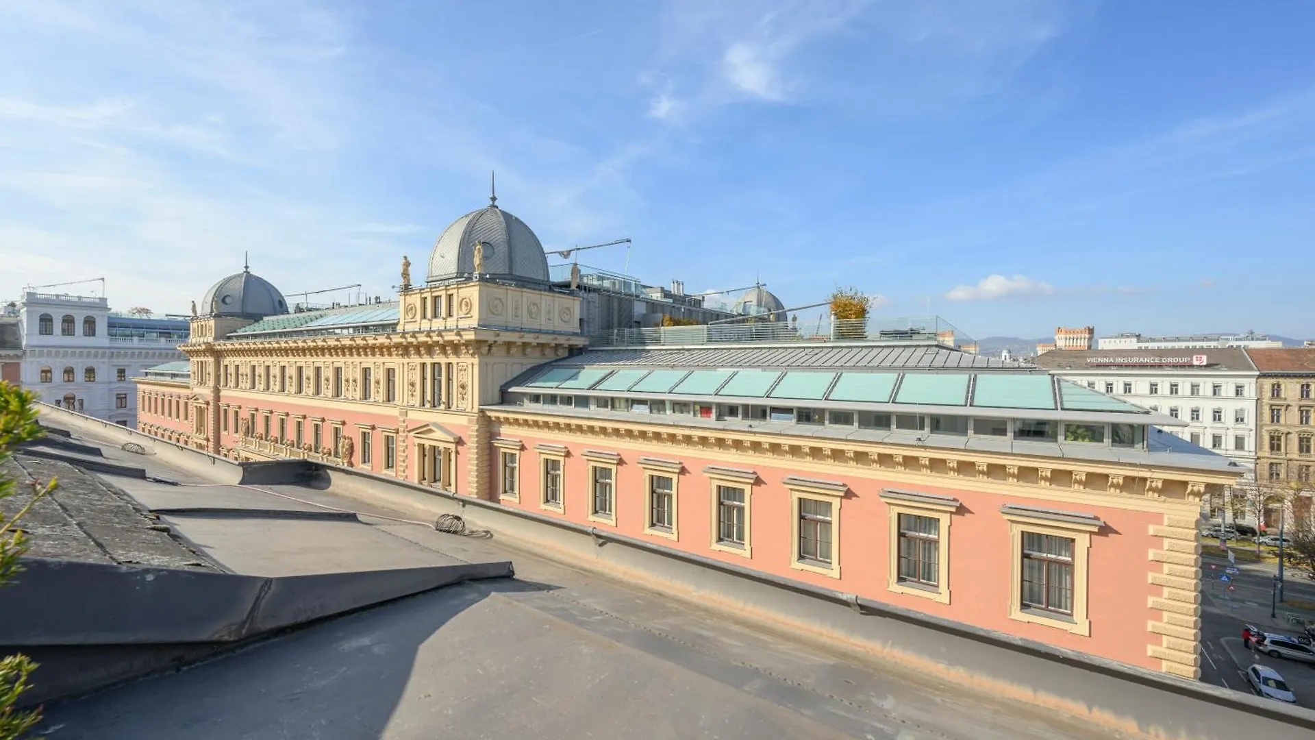 Vienna Rooftop Haven 120M, 3Br, Terrace, City Views! Austria