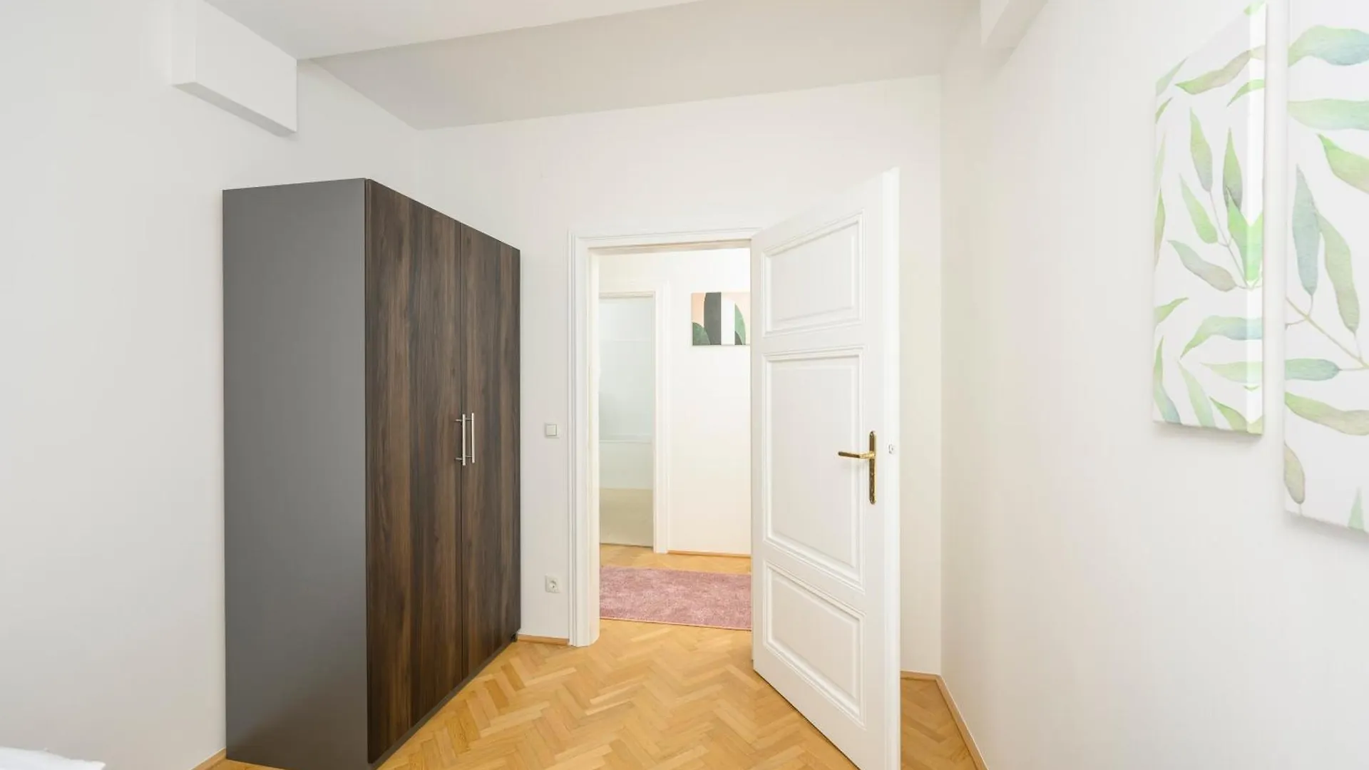 Vienna Rooftop Haven 120M, 3Br, Terrace, City Views!