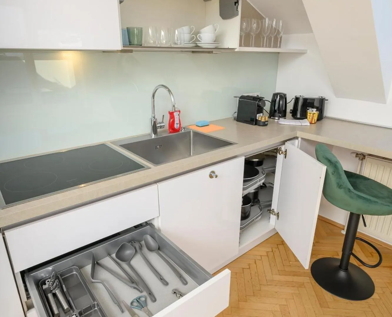 Vienna Rooftop Haven 120M, 3Br, Terrace, City Views! 0*,
