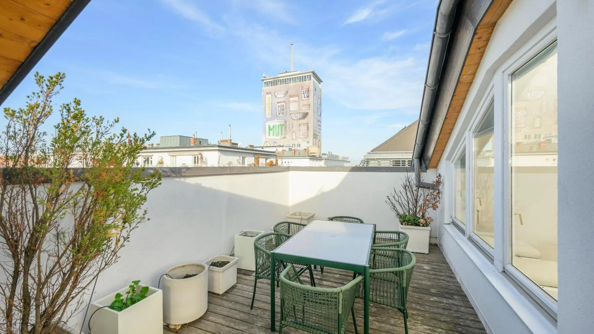 Vienna Rooftop Haven 120M, 3Br, Terrace, City Views!
