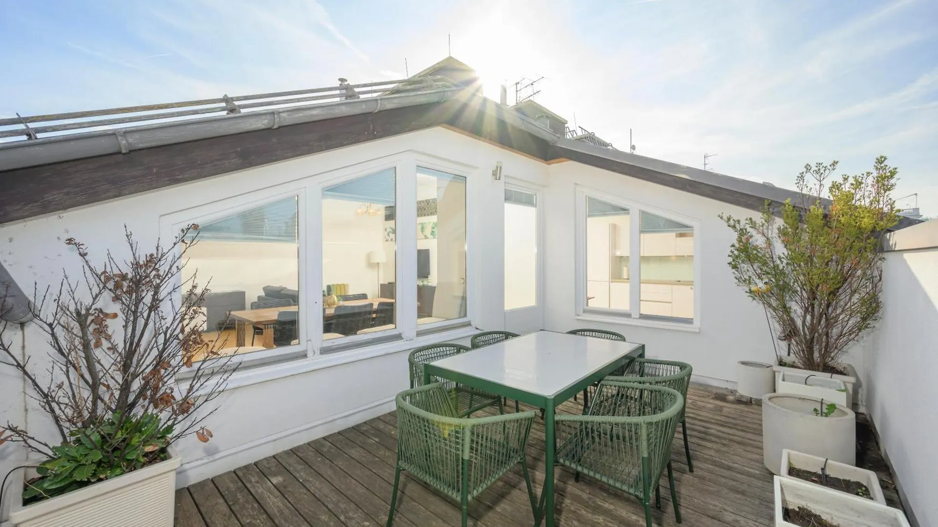 Vienna Rooftop Haven 120M, 3Br, Terrace, City Views!